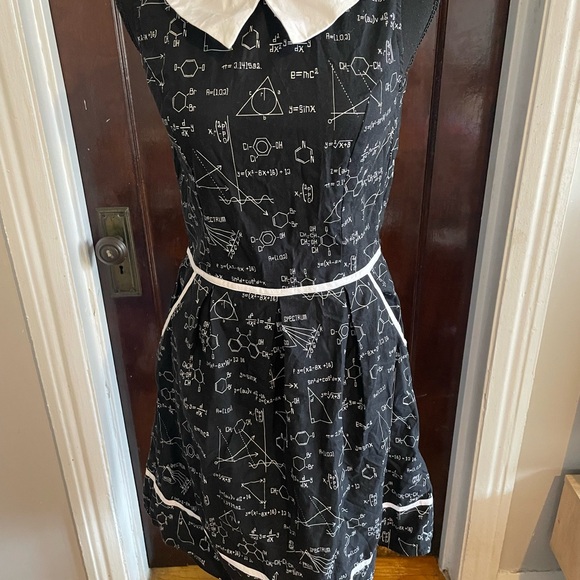 Retrolicious Math Equation Collared Dress - Picture 5 of 12